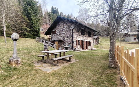 Baita a Pieve Tesino Mountain And Lake: Baum, Haus, Zuhause, Hütte, Ländliches Gebiet, Dorf, Lärche, Bauernhaus, Blockhaus