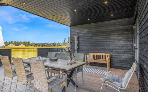 Inola - 2Km from the Sea: Holz, Zuhause, Veranda, Deck, Hartholz, Dach, Holzbeize, Holzboden, Eco Hotel