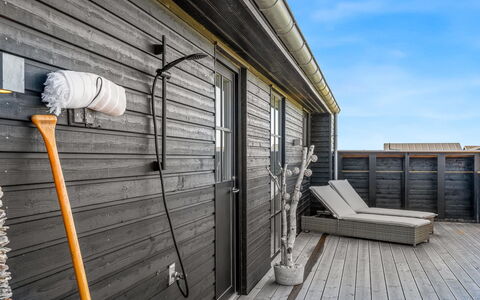 Inola - 2Km from the Sea: Holz, Zuhause, Veranda, Deck, Hartholz, Dach, Holzbeize, Holzboden, Eco Hotel