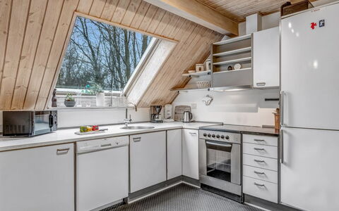 Hera: Küche, Küchengerät, Major Appliance, Countertop, Holz, Herd, Decke, Gasherd, Interior Design, Herd
