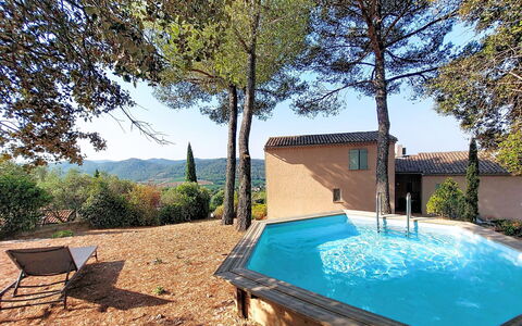 Le Belvédère D'Estelle: Blau, Schwimmbad, Verbundwerkstoff, Schatten, Resort, Gartenmöbel, Eco Hotel, Water Feature, Thermae, Villa