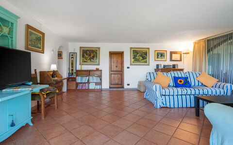 Chianti Hills Apartment, Pool, Ac: Möbel, Bilderrahmen, Blau, Interior Design, Holz, Flooring, Fussboden, Gebäude, Wohnzimmer