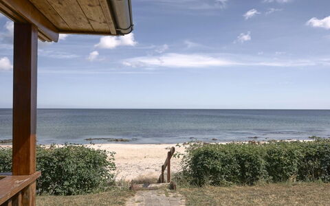 Antim - 10M from the Sea: Holz, Möbel, Wohnung, Zimmer, Decke, Holzbeize, Stuhl, Hartholz, Lack, Holz