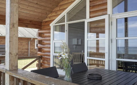 Antim - 10M from the Sea: Holz, Möbel, Wohnung, Zimmer, Decke, Holzbeize, Stuhl, Hartholz, Lack, Holz