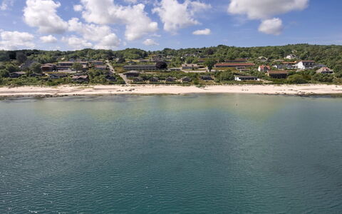 Ghita - 10M from the Sea: Haus, Zuhause, Wohngebiet, Hütte, Abstellgleis, Estate, Auffahrt, Garten