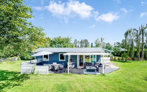 Galt - 500M from the Sea: Holz, Zuhause, Veranda, Deck, Hartholz, Dach, Holzbeize, Holzboden, Eco Hotel