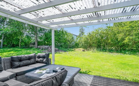 Galt - 500M from the Sea: Holz, Zuhause, Veranda, Deck, Hartholz, Dach, Holzbeize, Holzboden, Eco Hotel