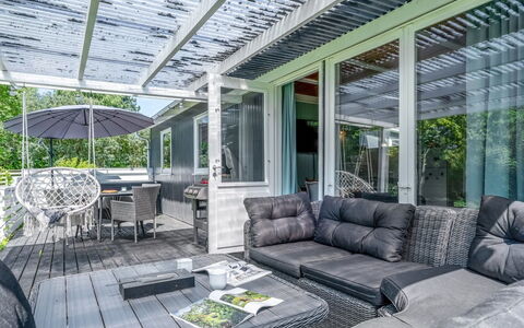 Galt - 500M from the Sea: Holz, Zuhause, Veranda, Deck, Hartholz, Dach, Holzbeize, Holzboden, Eco Hotel