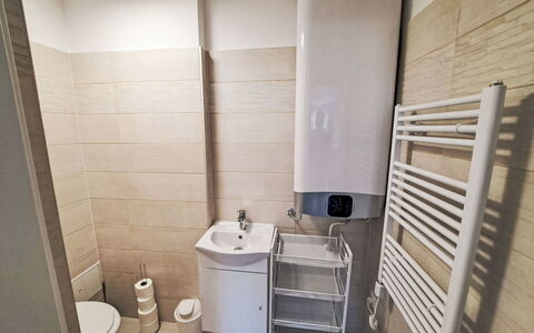 Reifnitz 300: Flooring, Fussboden, Interior Design, Armatur, Zimmer, Installation, Badezimmer, Fliese, Toilette