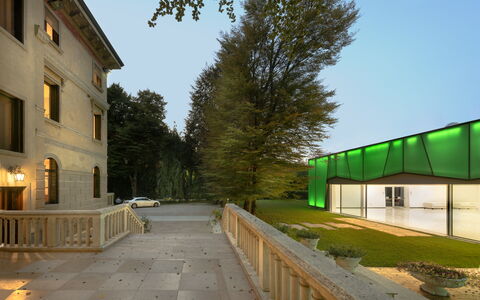 Villa Paola In Padova With Ac: Gebäude, Himmel, Pflanze, Fenster, Baum, Strassenbelag, Haus, Nachbarschaft, Urban Design, Wohngebiet