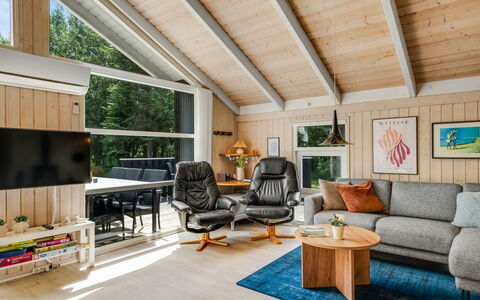 Amundi - 500M from the Sea: Interior Design, Möbel, Holz, Decke, Flooring, Wohnzimmer, Couch, Fussboden, Zimmer, Holzboden
