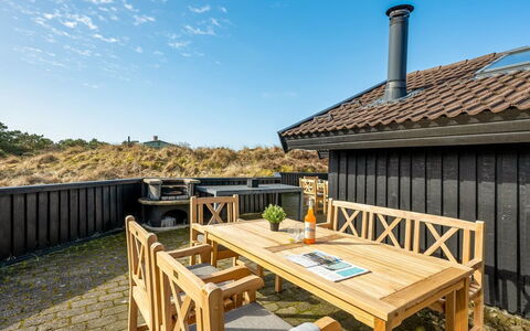 Emin - 700M from the Sea: Holz, Tür, Veranda, Hartholz, Deck, Hütte, Planke, Schatten, Holzbeize, Holz