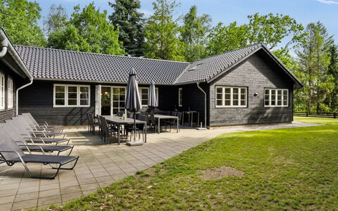 Jalina - 200M from the Sea: Schwimmbad, Gartenmöbel, Möbel, Resort, Flagstone, Eco Hotel, Schatten, Stuhl, Freizeit, Estate