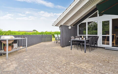 Siggi - 800M from the Sea: Holz, Zuhause, Schatten, Hütte, Veranda, Deck, Estate, Hartholz, Design