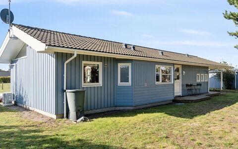Ilsi - 275M from the Sea: Zuhause, Hütte, Veranda, Abstellgleis, Bauernhaus, Outdoor Struktur