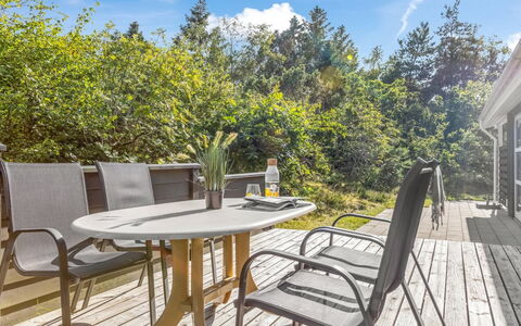 Brunetta - 350M from the Sea: Holz, Zuhause, Veranda, Deck, Hartholz, Dach, Holzbeize, Holzboden, Eco Hotel