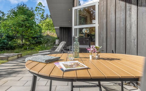 Brunetta - 350M from the Sea: Holz, Zuhause, Veranda, Deck, Hartholz, Dach, Holzbeize, Holzboden, Eco Hotel