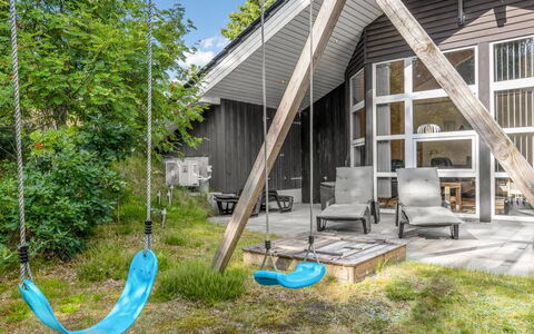 Brunetta - 350M from the Sea: Holz, Zuhause, Veranda, Deck, Hartholz, Dach, Holzbeize, Holzboden, Eco Hotel