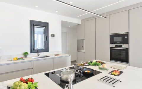Yucas 1: Tabelle, Eigentum, Gebäude, Fenster, Geschirr, Cabinetry, Interior Design, Küche, Holz, Flooring