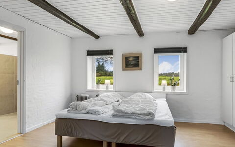 Thorgot - 3Km from the Sea: Wand, Holz, Schlafzimmer, Decke, Fussboden, Flooring, Bett, Interior Design, Bedding, Bettdecke