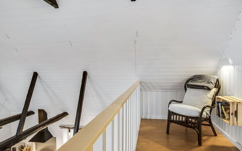 Thorgot - 3Km from the Sea: Flooring, Wand, Holz, Interior Design, Decke, Fussboden, Holzboden, Treppe, Beleuchtung, Dachboden