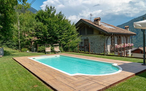 La Meridiana: Schwimmbad, Gebirge, Resort, Eco Hotel, Bauernhaus, Freizeit, Gartenmöbel, Senke, Hinterhof, Garten