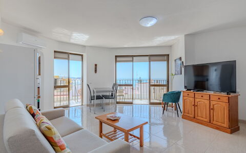 Excellent Seafront & Seaview: Wohnung, Meer, Balkon, Eigentumswohnung, Hartholz, Holzbeize, Hotel
