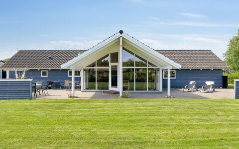 Edzard - 800M from the Sea: Möbel, Interior Design, Flooring, Fussboden, Decke, Zimmer, Stuhl, Tabelle, Wohnung, Küche & Esszimmer Tisch