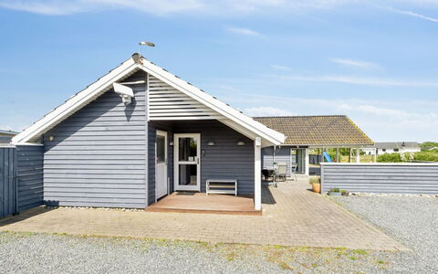 Edzard - 800M from the Sea: Möbel, Interior Design, Flooring, Fussboden, Decke, Zimmer, Stuhl, Tabelle, Wohnung, Küche & Esszimmer Tisch