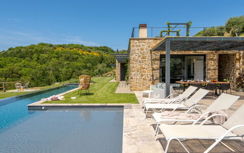 Villa Paradise: Wasser, Himmel, Eigentum, Pflanze, Gebäude, Stuhl, Natürliche Landschaft, Baum, Freizeit, Landschaft