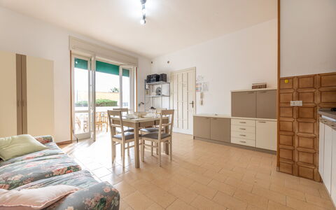 Apartment Living In Baia Verde - Gallipoli: Möbel, Cabinetry, Eigentum, Tabelle, Holz, Beleuchtung, Interior Design, Flooring, Countertop, Fussboden