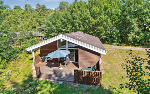 Emmie - 1.2Km from the Sea: Dach, Haus, Wohngebiet, Zuhause, Estate, Hütte, Design