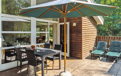 Emmie - 1.2Km from the Sea: Dach, Haus, Wohngebiet, Zuhause, Estate, Hütte, Design