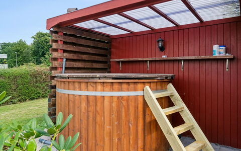 Simon - 1Km from the Sea: Dachdecken, Hütte, Haus, Dach, Zuhause, Bauernhaus, Hütte, Estate, Dorf