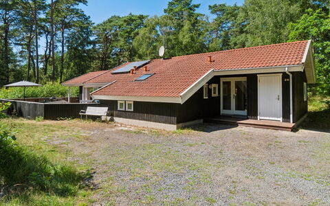 Nea - 600M from the Sea: Haus, Zuhause, Wohngebiet, Hütte, Abstellgleis, Estate, Auffahrt, Garten