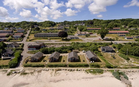 Olina - 10M from the Sea: Holz, Dach, Die Architektur, Zuhause, Haus, Hütte, Abstellgleis, Hartholz, Steigung, Estate