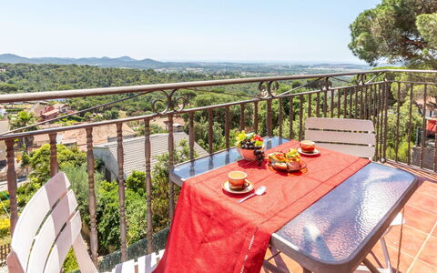 Panoramic: Gartenmöbel, Stuhl, Balkon, Tisch Im Freien, Zaun, Eco Hotel, Garten, Küche & Esszimmer Tisch, Hinterhof