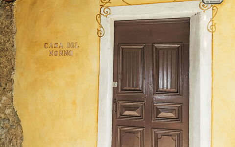 Alberto: Braun, Tür, Holz, Rechteck, Gelb, Home Door, Gebäude, Farbe