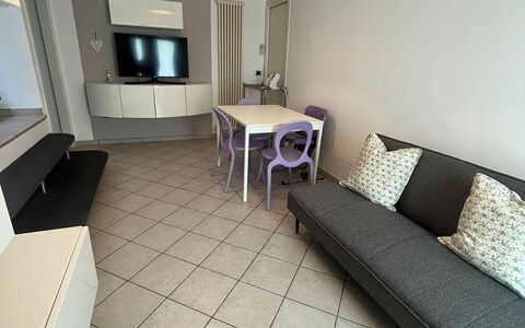 Bell'aria Apartment: Möbel, Eigentum, Couch, Tabelle, Cabinetry, Interior Design, Holz, Flooring, Gebäude, Fussboden