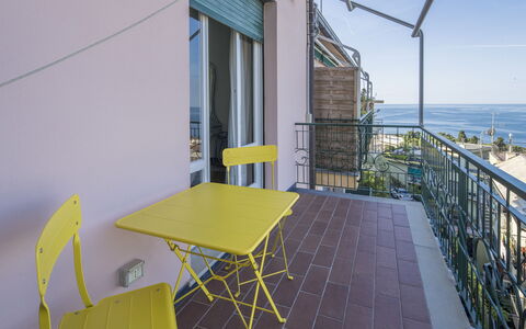 Pieve Ligure Seaside View, Wifi: Balkon, Wohnung, Stuhl, Gartenmöbel, Geländer, Schatten, Zaun, Resort, Eco Hotel, Zimmerpflanze