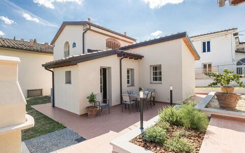 Villacolle 1, Poggio a Caiano, Hot Tub, Wifi, Ac: Pflanze, Wolke, Gebäude, Himmel, Eigentum, Fenster, Tür, Haus, Grundstueck, Interior Design