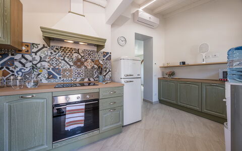 Villacolle 1, Poggio a Caiano, Hot Tub, Wifi, Ac: Cabinetry, Eigentum, Countertop, Gebäude, Schublade, Küche, Holz, Herd, Interior Design, Fussboden
