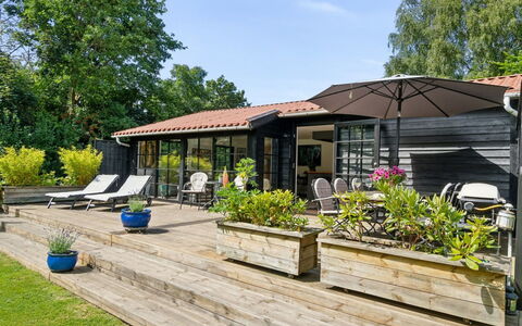 Bedine - 1.3Km from the Sea: Zuhause, Tür, Hütte, Schatten, Gartenmöbel, Markise, Garten, Outdoor Struktur, Terrasse, Garten