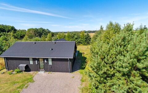 Kristiarn - 1.1Km from the Sea: Möbel, Interior Design, Flooring, Fussboden, Decke, Zimmer, Stuhl, Tabelle, Wohnung, Küche & Esszimmer Tisch
