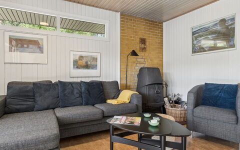 Franja - 120M from the Sea: Holz, Flooring, Interior Design, Couch, Möbel, Fussboden, Wohnzimmer, Zuhause, Zimmer, Decke