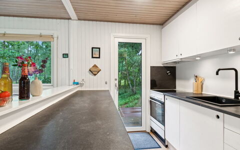 Franja - 120M from the Sea: Holz, Flooring, Countertop, Küche, Interior Design, Fussboden, Küchengerät, Major Appliance, Möbel, Decke