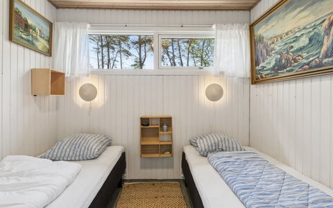 Franja - 120M from the Sea: Holz, Flooring, Fussboden, Interior Design, Schlafzimmer, Decke, Bett, Zimmer, Holzbeize, Hartholz