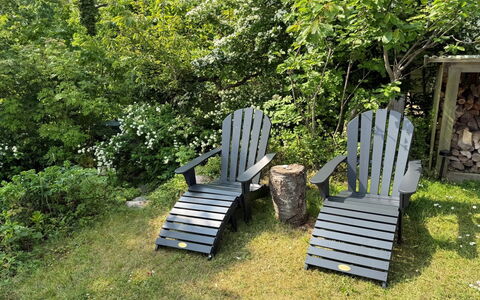 Makrina - 150M from the Sea: Holz, Gartenmöbel, Möbel, Ground, Stuhl, Garten, Rasen, Hartholz, Natürliches Material, Design