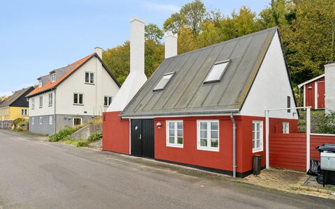 Malila - 15M from the Sea: Holz, Dach, Die Architektur, Zuhause, Haus, Hütte, Abstellgleis, Hartholz, Steigung, Estate