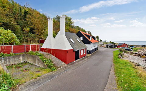 Malila - 15M from the Sea: Holz, Dach, Die Architektur, Zuhause, Haus, Hütte, Abstellgleis, Hartholz, Steigung, Estate